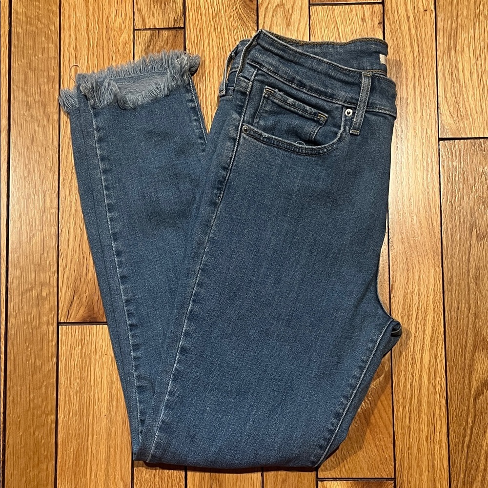 Levi's Dark Blue Ankle Jeans with Frayed Hem